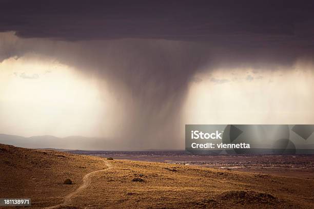 Tempestade De Albuquerque - Fotografias de stock e mais imagens de Albuquerque - Novo México - Albuquerque - Novo México, Tempestade, Agoirento