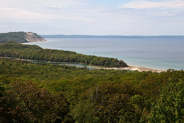 riva lacustre nazionale sleeping bear dunes - leelanau county foto e immagini stock