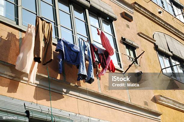 Photo libre de droit de Ligne De Vêtements banque d'images et plus d'images libres de droit de Appartement - Appartement, Corde à linge, Espagne