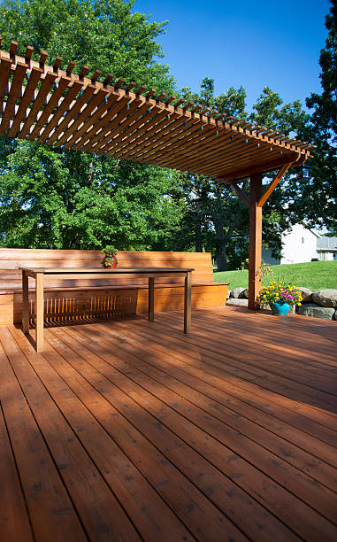 patio de la terraza - wood deck wood stain paint fotografías e imágenes de stock