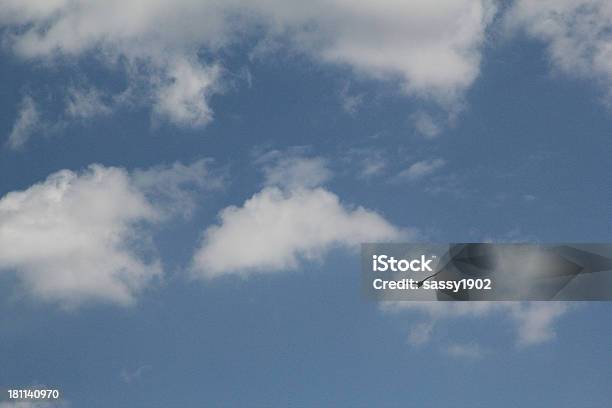 Niebo Chmury Kruk Ptak - zdjęcia stockowe i więcej obrazów Aspiracje - Aspiracje, Badanie, Bez ludzi