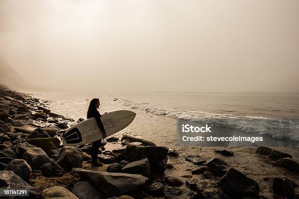 Surferka - zdjęcia stockowe i więcej obrazów Czarny kolor - Czarny kolor, Los Angeles, Morze