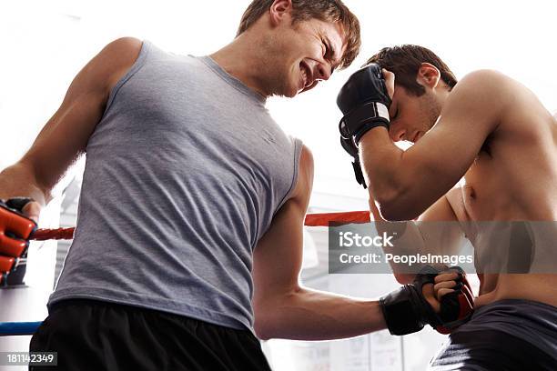 Foto de Pense Grande Ou Saia Para O Ring e mais fotos de stock de Academia de ginástica - Academia de ginástica, Adulto, Autoconfiança