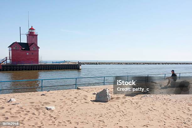Big Red Lighthouse - Fotografie stock e altre immagini di Acqua - Acqua, Adulto, Ambientazione esterna