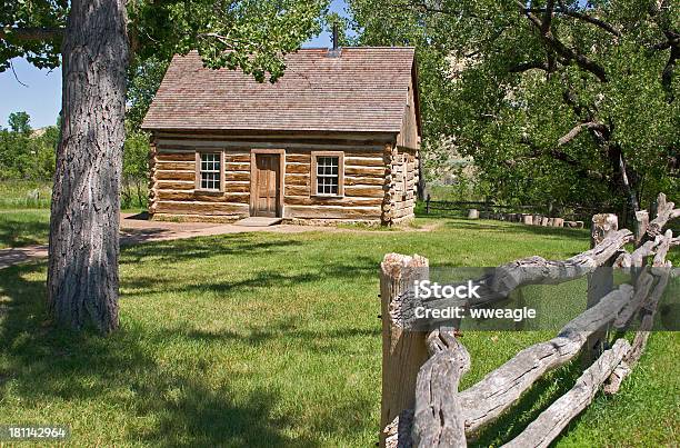 Старый Log Cabin — стоковые фотографии и другие картинки История - История, Ранчо, Антиквариат