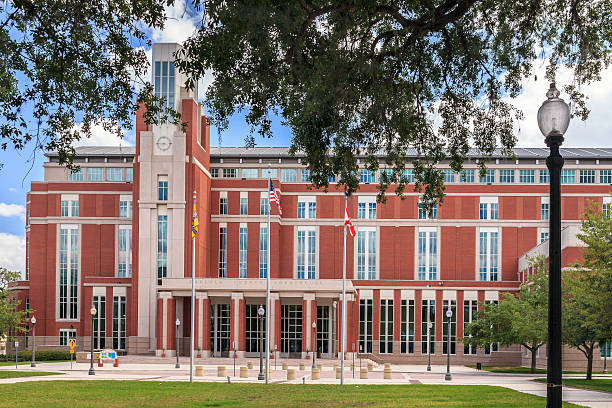 istock Osceola County Courthouse in Kissimmee 181143912