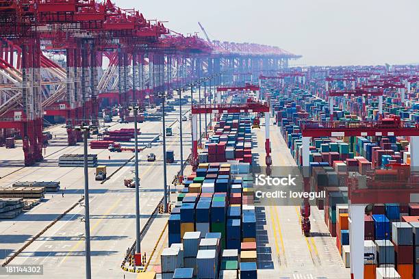 Al Puerto Foto de stock y más banco de imágenes de Acero - Acero, Aduana - Edificio de transporte, Apilar