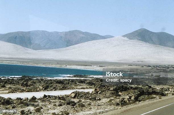 Foto de A Costa Com A Ver E Uma Estrada Perto De Valparaíso e mais fotos de stock de Azul