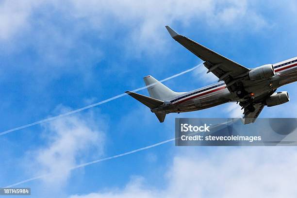 Jet - Fotografias de stock e mais imagens de Ao Ar Livre - Ao Ar Livre, Aventura, Avião