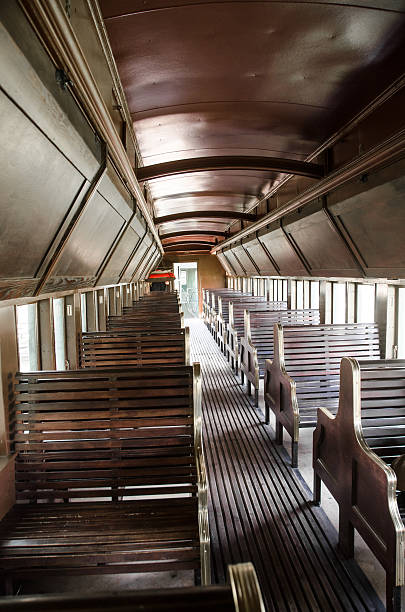 tren en fort edmonton, alberta - pullman car fotografías e imágenes de stock