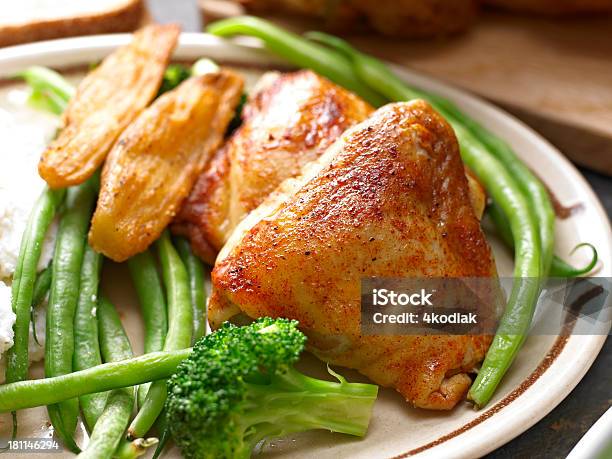 Huhnabendessen Stockfoto und mehr Bilder von Huhn - Geflügel - Huhn - Geflügel, Huhn - Geflügelfleisch, Trommelstock