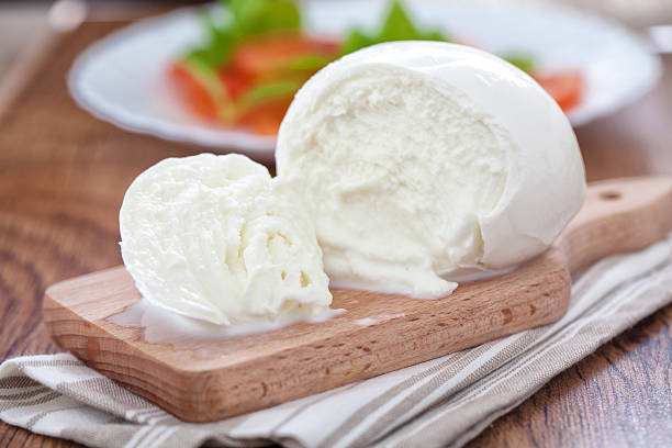 buffalo mozzarella - mozzarella caprese salad tomato italian cuisine stock-fotos und bilder