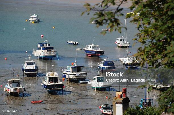 Foto de Grouville Harbour Jersey Reino Unido e mais fotos de stock de Arquitetura - Arquitetura, Barco a Motor, Chaminé