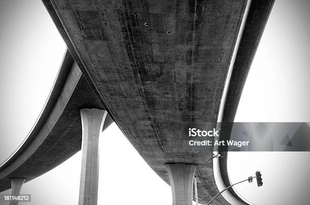 Freeway Junction - Fotografie stock e altre immagini di Bianco e nero - Bianco e nero, Autostrada, Autostrada a corsie multiple
