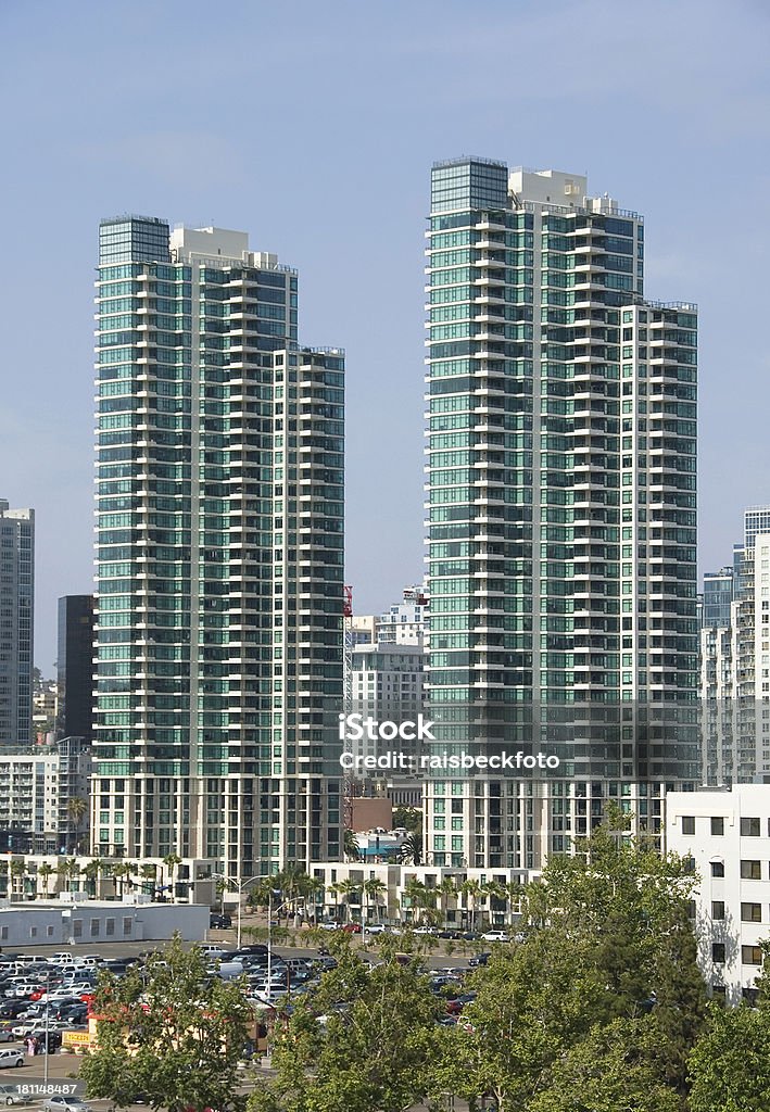 Gemelas Towers residencial en San Diego, California - Foto de stock de San Diego libre de derechos
