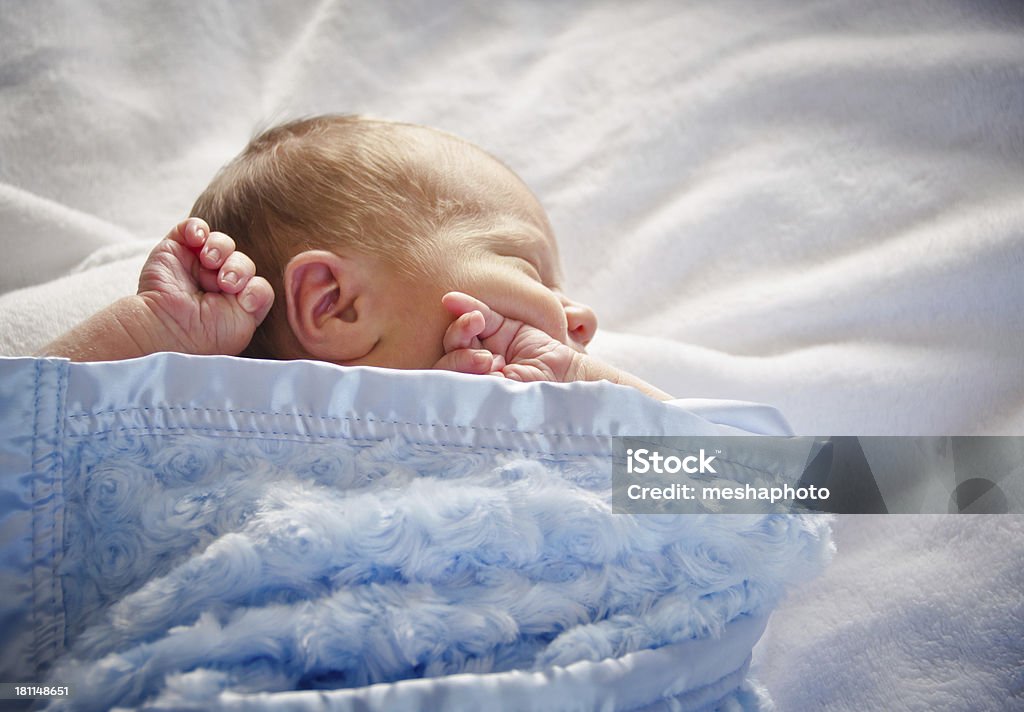 Llorar bebé - Foto de stock de 0-11 meses libre de derechos