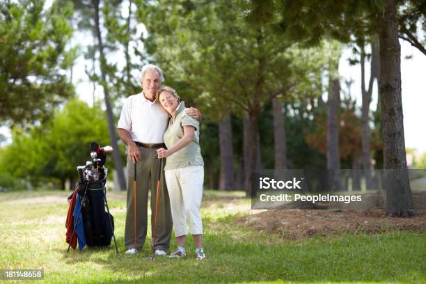 Glücklich Golfer Stockfoto und mehr Bilder von Golfplatz - Golfplatz, Seniorenpaar, Aktiver Lebensstil