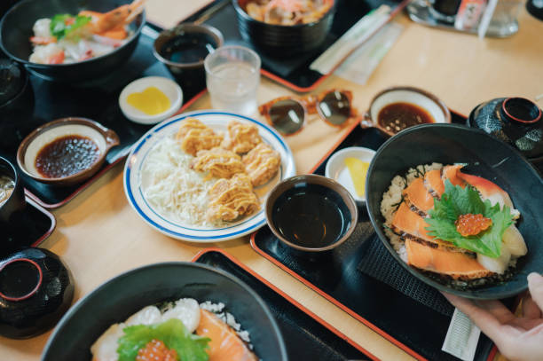 アジア料理好きの丼ブリが鮭を味噌汁で焼く
