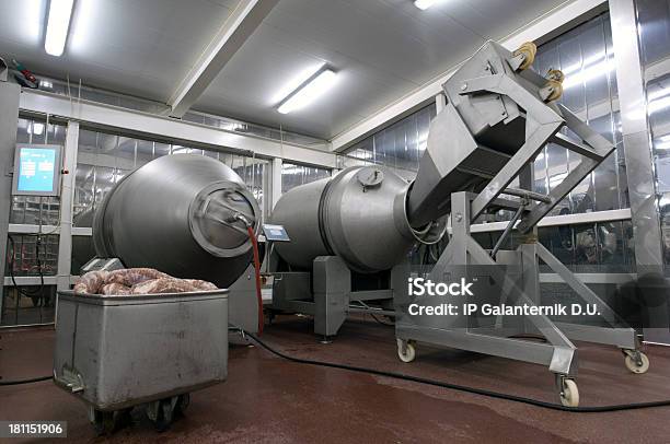Linii Produkcyjnej W Przemyśle Spożywczym Produkty Mięsne Przygotowania - zdjęcia stockowe i więcej obrazów Biznes