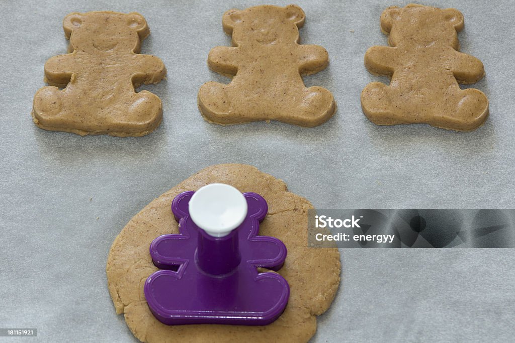 Hornear galletas de jengibre - Foto de stock de Alimento libre de derechos