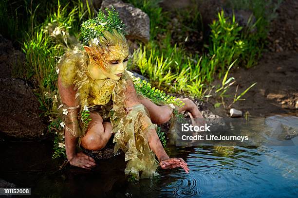 Madre Naturaleza De La Cicatrización De Heridas Contacto Foto de stock y más banco de imágenes de Naturaleza