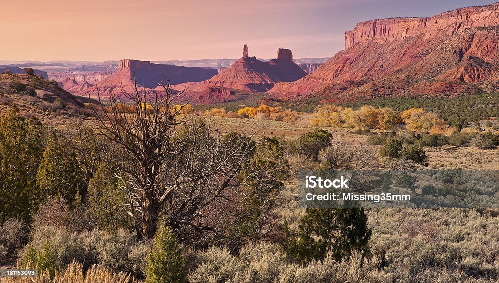 Castle Rock Valley Panorama - Foto de stock de Afloramento royalty-free