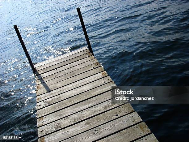 Vecchio Dock - Fotografie stock e altre immagini di Acqua - Acqua, Brillante, Chiodo - Attrezzi da lavoro