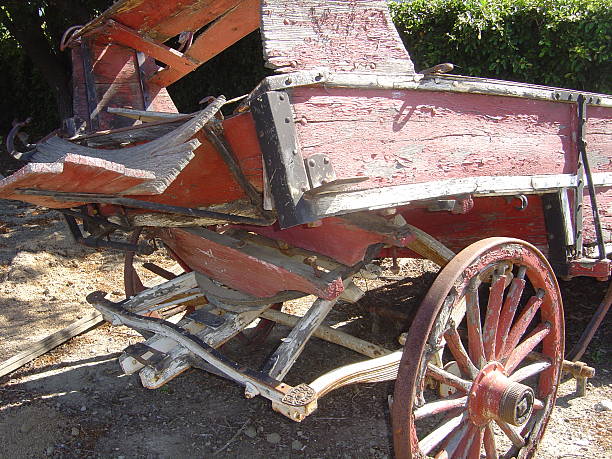 istock Little red wagon grew up 181153842