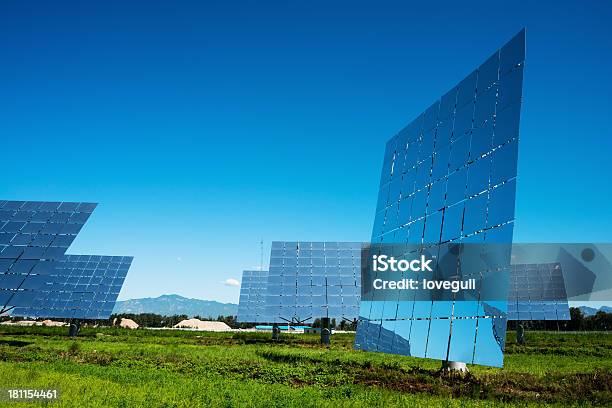 Solar Energy Stockfoto und mehr Bilder von Architektur - Architektur, Blau, Elektrizität