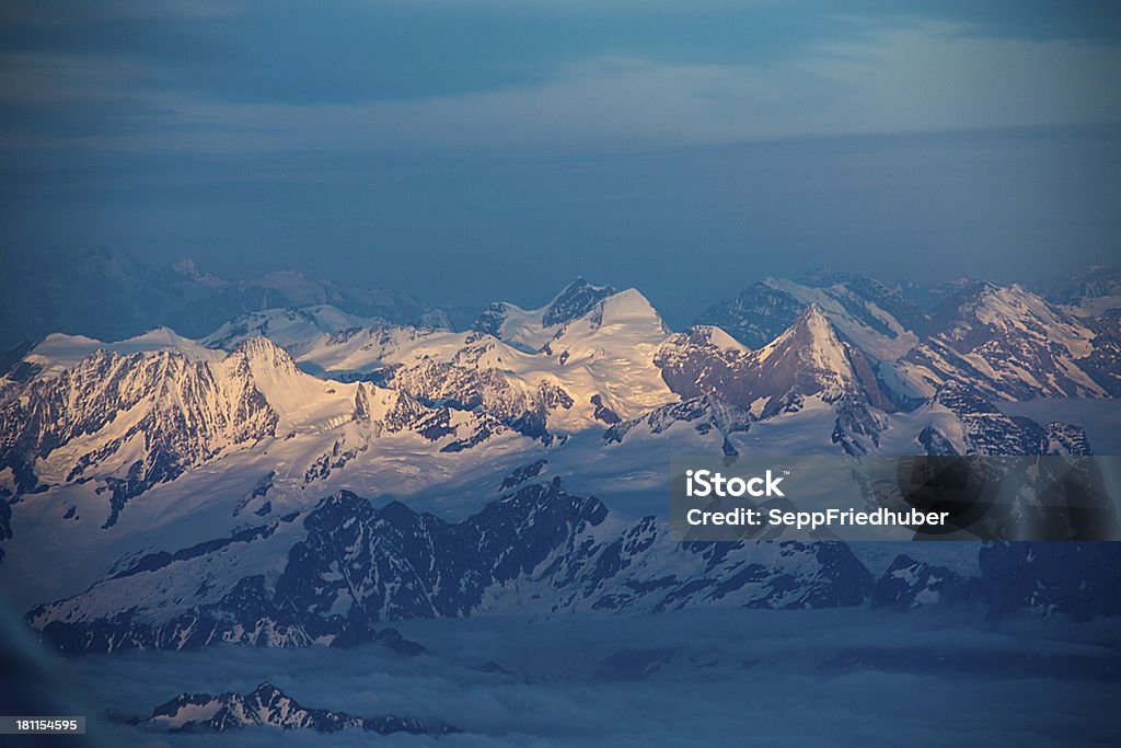 Widok z lotu ptaka zdjęcia z Alpy Szwajcarskie - Zbiór zdjęć royalty-free (Góra Monch)