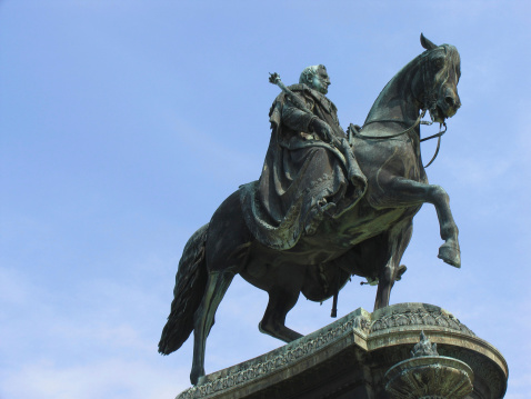 king Johann statue