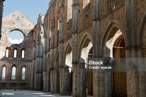 Abadia De São Galgano - Fotografias de stock e mais imagens de Abadia - Abadia, Arcaico, Arco - Caraterística arquitetural