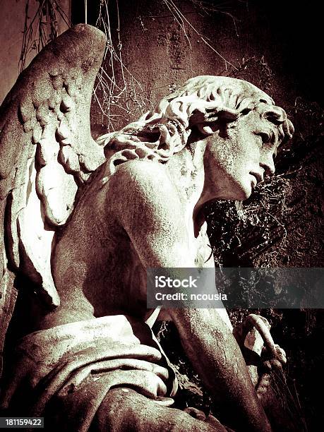 Angel At La Cemitério Recoleta Em Buenos Aires - Fotografias de stock e mais imagens de Anjo - Anjo, Argentina, Artigo de Decoração