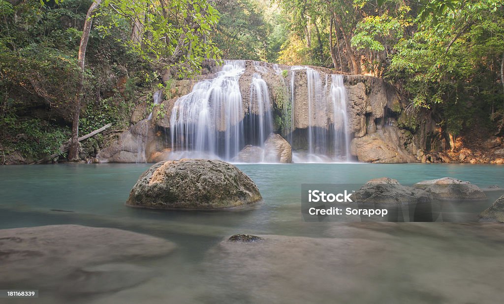 Cataratas de Erawan em Kanchanaburi, Tailândia - Foto de stock de Animal selvagem royalty-free