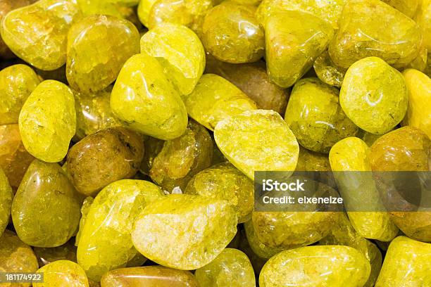 Giallo Semiprecious Calcoli - Fotografie stock e altre immagini di Ametista - Ametista, Attrezzatura mistica e magica, Ciottolo