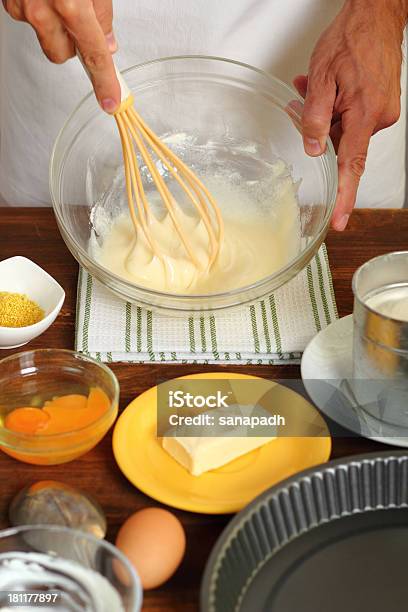 サワークリームレモンケーキ作り - スポンジケーキのストックフォトや画像を多数ご用意 - スポンジケーキ, レモン, 食材