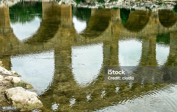 Pont Du Gard - Fotografie stock e altre immagini di Albero - Albero, Ambientazione esterna, Antico - Condizione