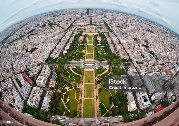 Photo libre de droit de Vue Aérienne De La Ville De Paris banque d'images et plus d'images libres de droit de Fish-eye - Fish-eye, Paris - France, Ciel