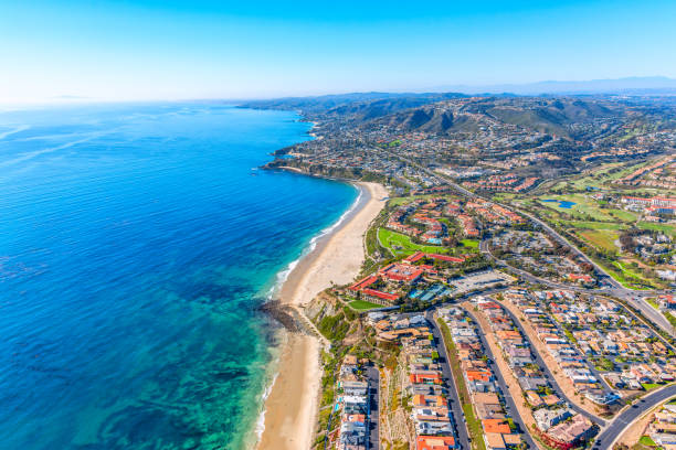 istock Orange County Coastline Aerial 1811899212