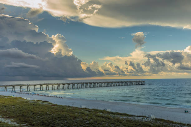 istock Florida Fishing Pier 1811974074
