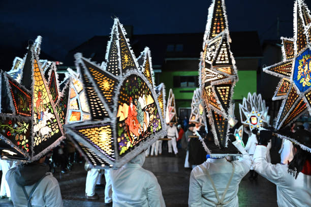 glöcklerlauf ad altmünster, alta austria - costum foto e immagini stock