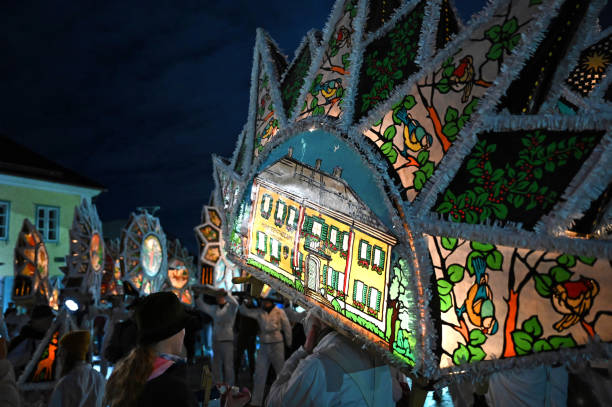 glöcklerlauf ad altmünster, alta austria - costum foto e immagini stock