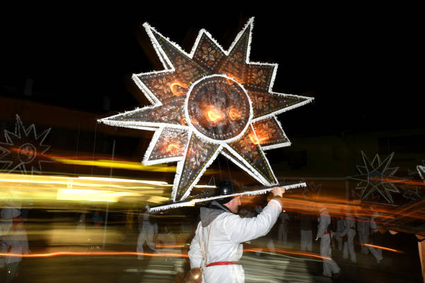 glöcklerlauf ad altmünster, alta austria - costum foto e immagini stock