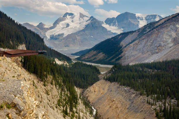 istock Columbia Icefield Skywalk in Alberta, Canada 1812257028