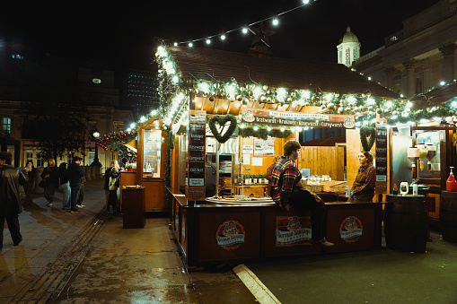 The National Gallery, Trafalgar Square, City of Westminster, Central London, England, Britain - November 2023: Christmas, Christmas Tree and festive activities, decorations, winter markets in Trafalgar Square and The National Gallery, London - The National Gallery is an art museum in Trafalgar Square in the City of Westminster, in Central London, England.