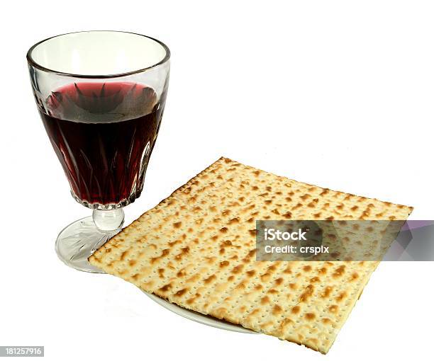 Matzos E Vino - Fotografie stock e altre immagini di Bicchiere - Bicchiere, Bicchiere da vino, Camera