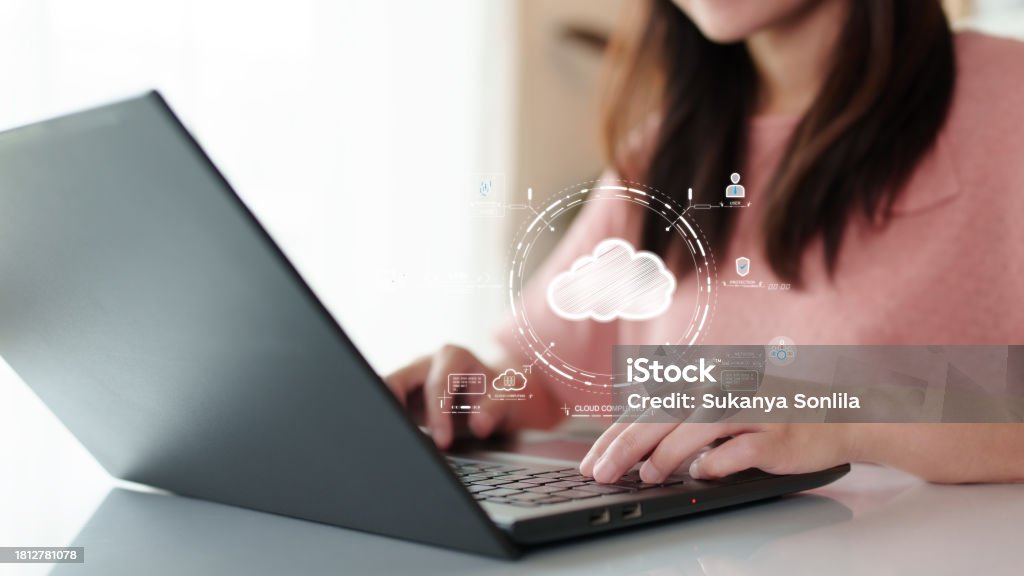 Women Searching New Storage Alternative To Computer Storage Using Cloud ...