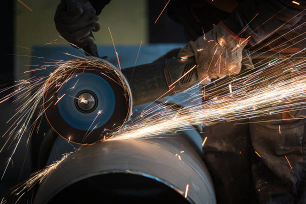 Cutting steel with machine for cutting steel by worker