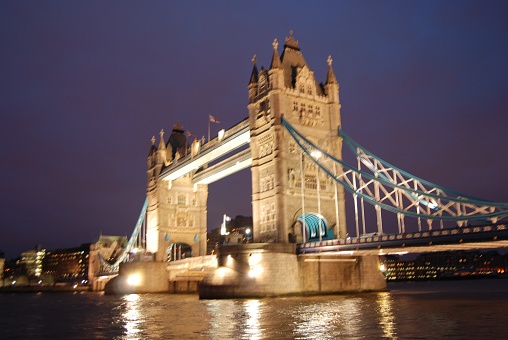 London Bridge have spanned the River Thames between the City of London and Southwark, in central London