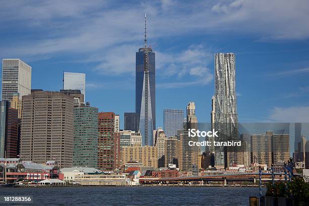 One World Trade Center Von Brooklyn Stockfoto und mehr Bilder von Anlegestelle - Anlegestelle, Bauwerk, Brooklyn - New York